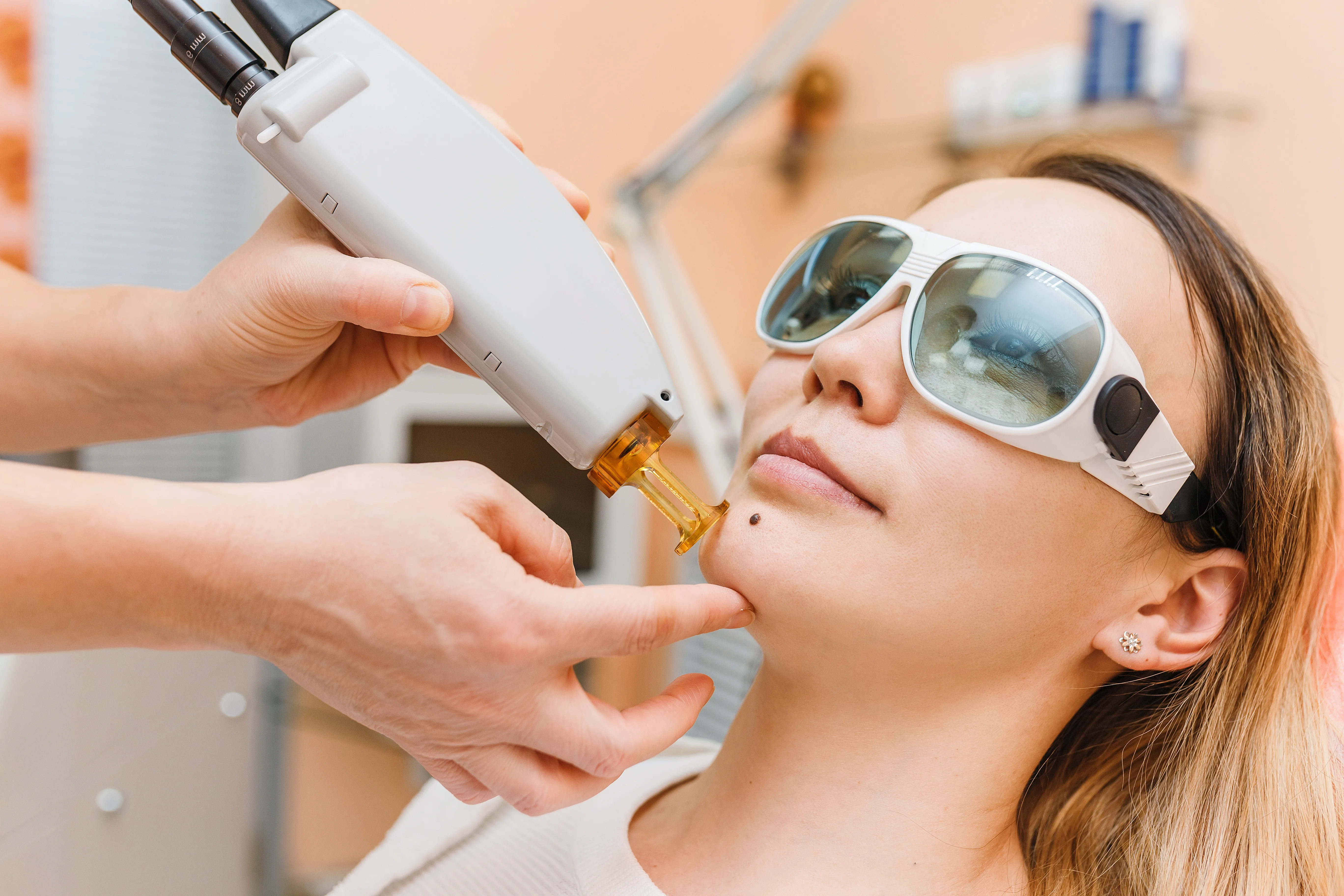 Advanced cooling laser hair removal for silky smooth skin all year round. 💎 #laserhairremoval